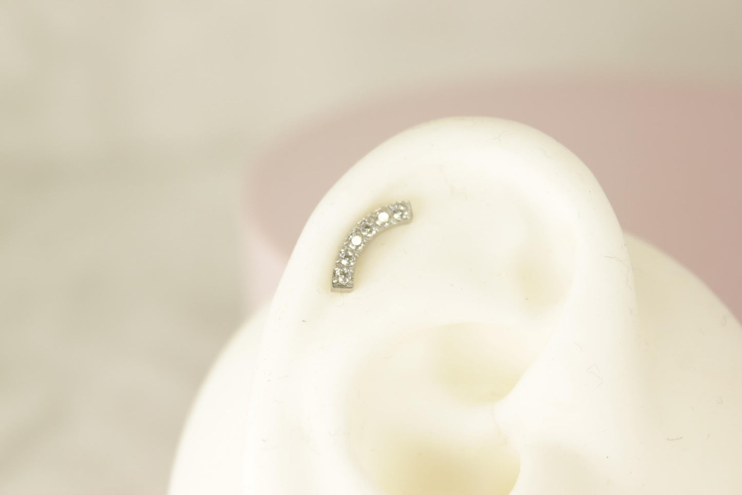 18G Silver Paved Gem Push In Titanium Labret,Threadless Flat Back Stud,8mm Cartilage Piercing,Conch Piercing,Tragus Stud,Ear Jewelry