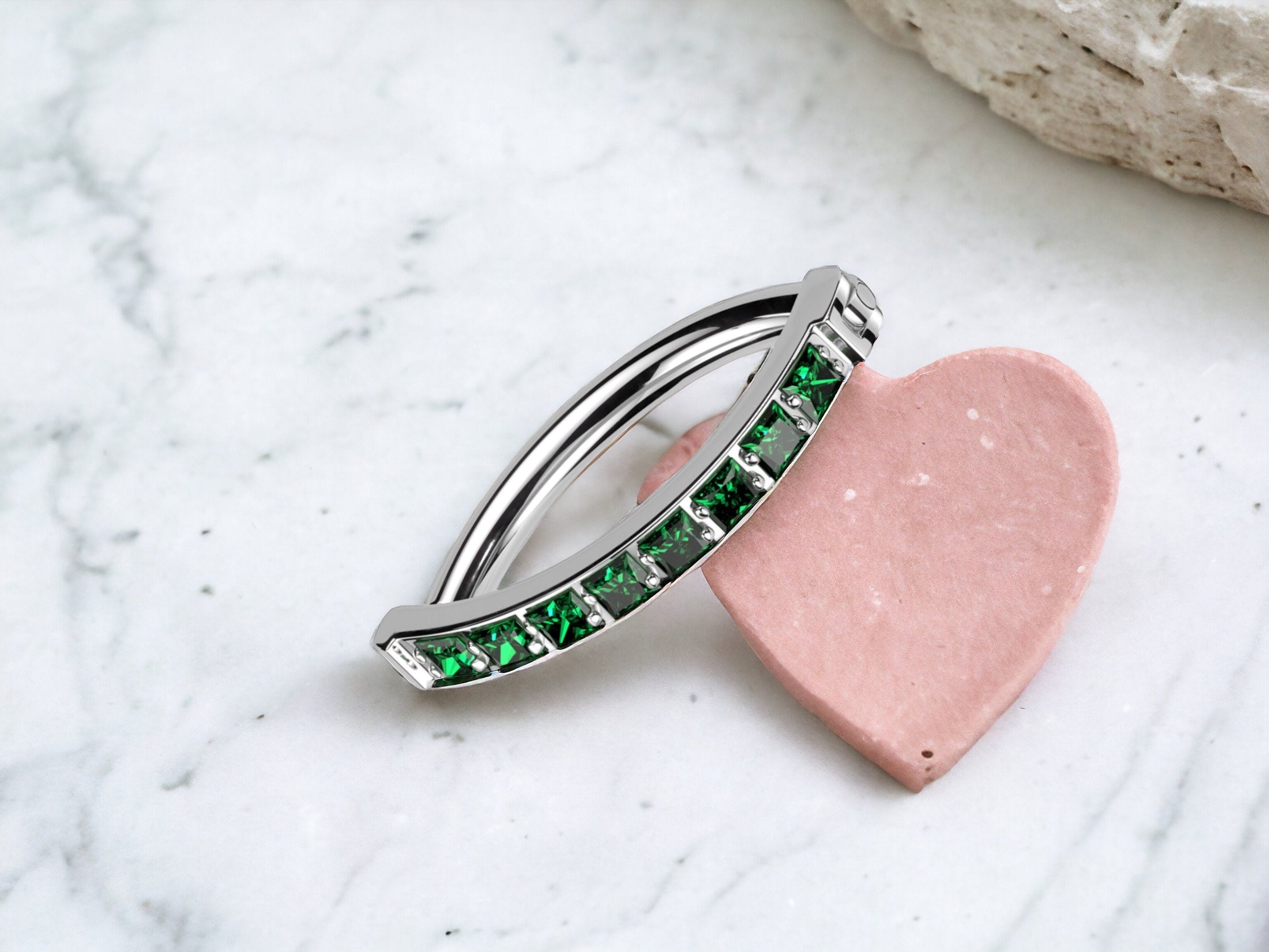 NEW • Titanium Belly Ring Clicker, Dainty Minimal Style Belly Piercing Clicker Ring Jewelry - Emerald Green
