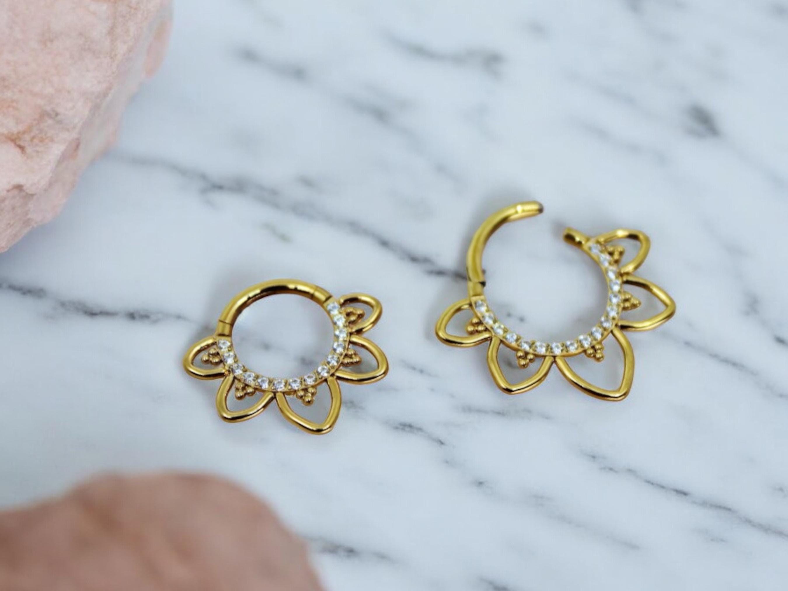 Gold Titanium Septum Clicker Hoop Ring, Heart Sparkling Gem Front Decor Septum Piercing, 16G Gold Septum Nose Piercing Body Jewelry