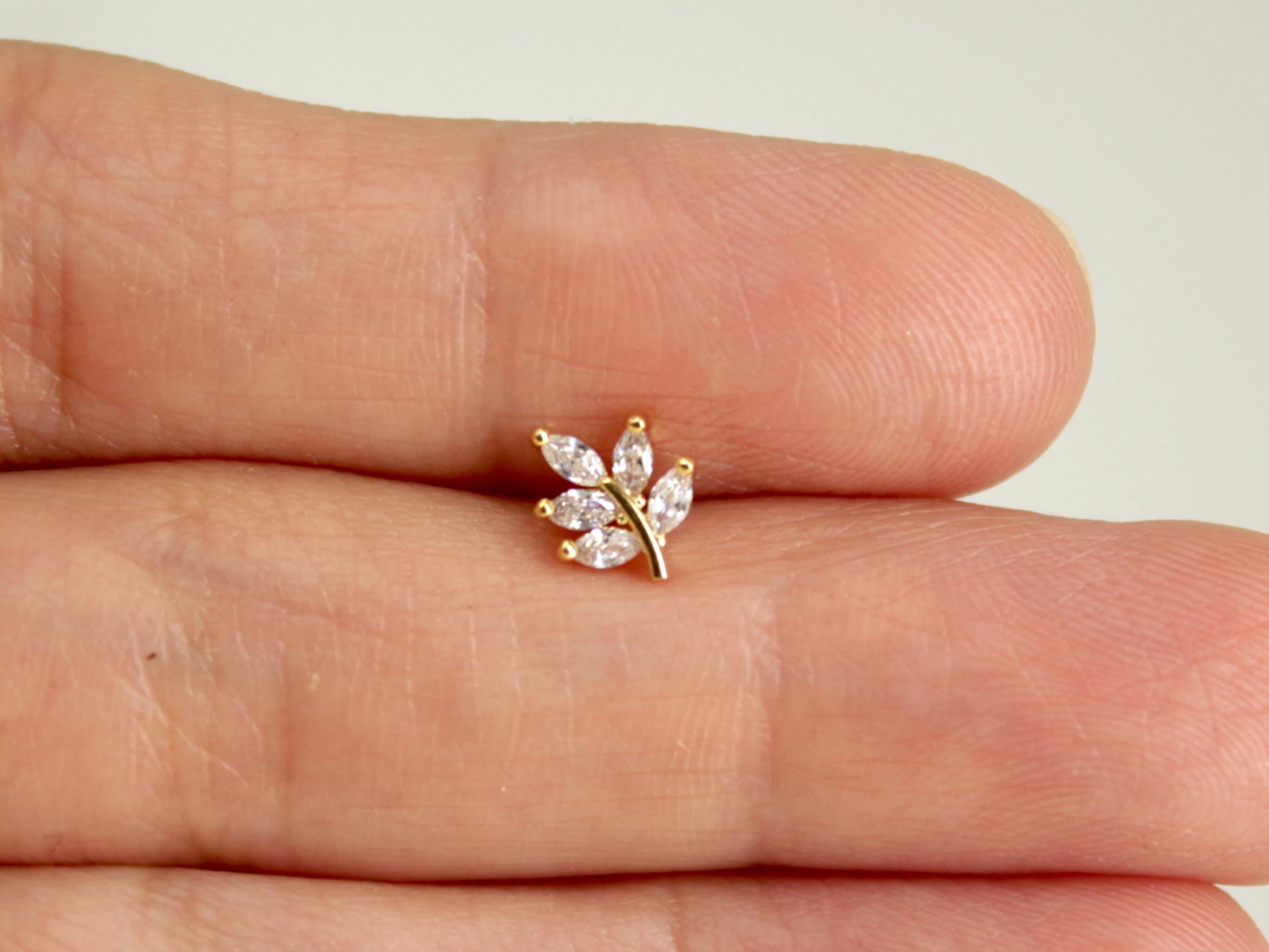 18G Titanium Push In Monroe Labret, Threadless Flat Back Floral Stud Cartilage Piercing, Conch Piercing, Tragus Stud, Flat Back Stud Earring