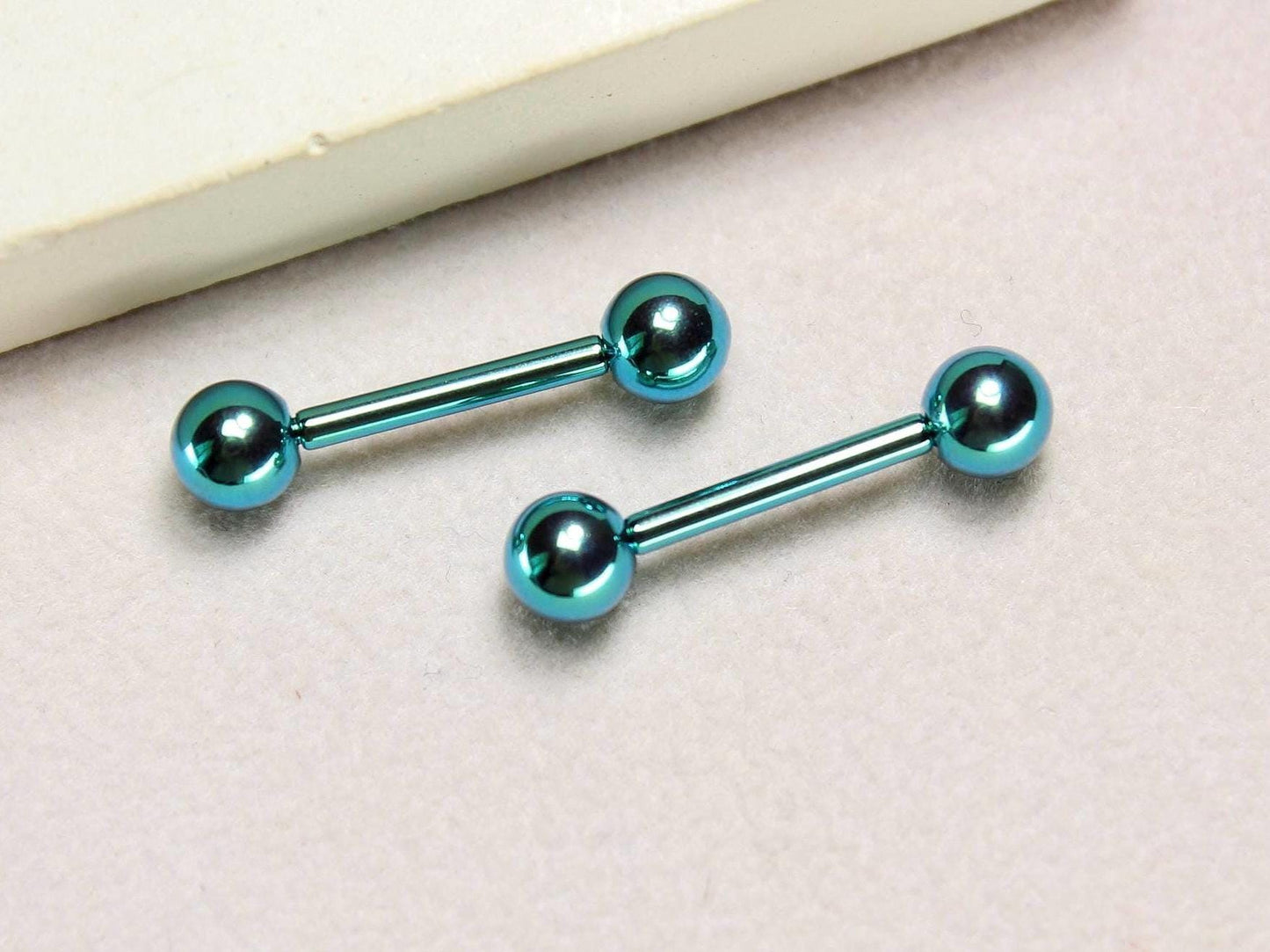 Green Titanium Nipple Ring, 14G Glossy Green Internally Threaded Nipple Piercing Barbell, Set of 2 Nipple Barbell Body Piercing Jewelry
