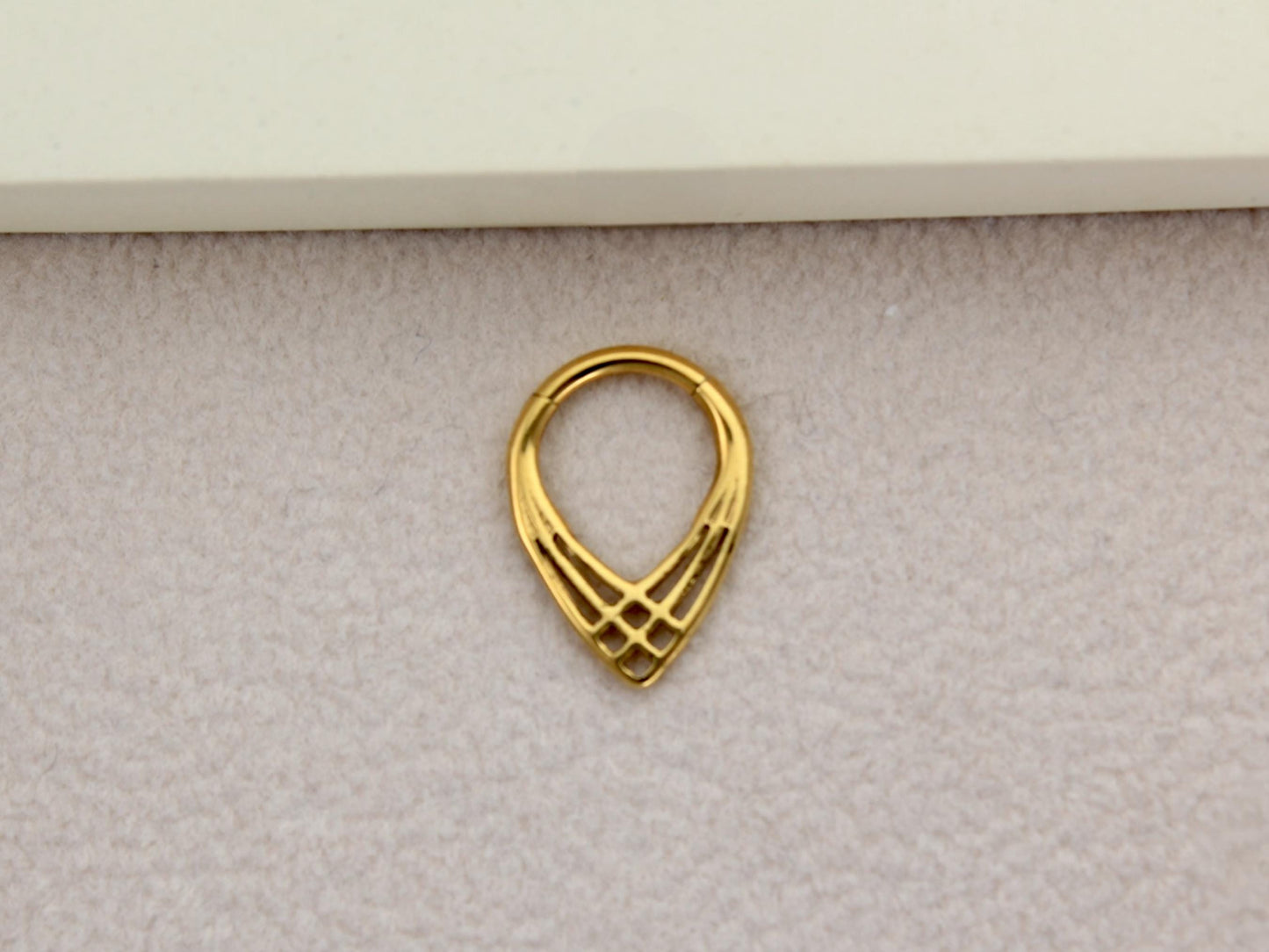 16g Gold Titanium Septum Clicker Ring, V Shape Chevron Gold Hinged Segment Septum Ring,Titanium Septum Piercing, Nose Piercing, Body Jewelry