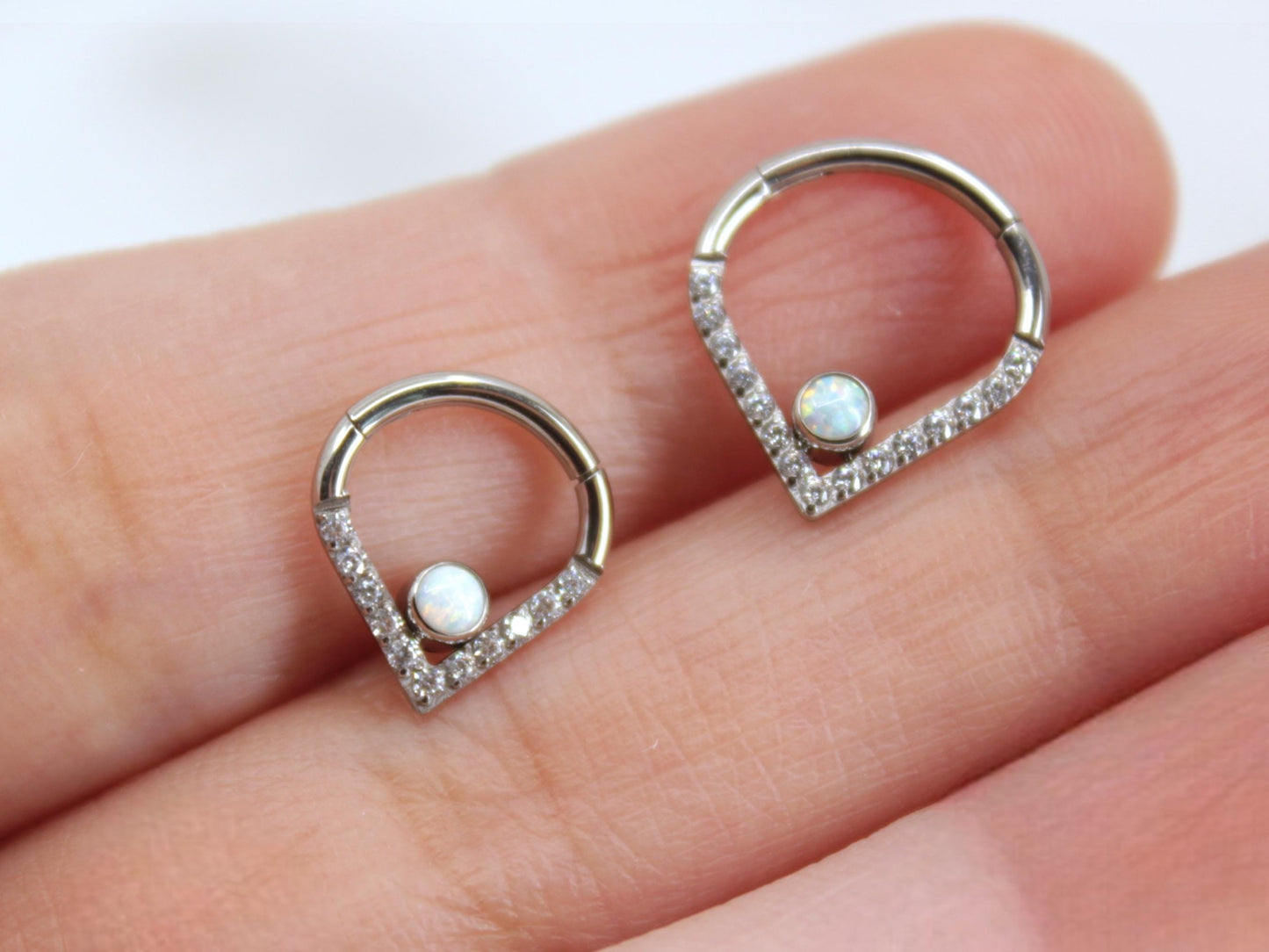 16g Titanium Septum Clicker Hoop, V shape Opal Gem Chevron Hinged Hoop Ring, 16g 8mm 10mm Septum Piercing Nose Piercing Jewelry