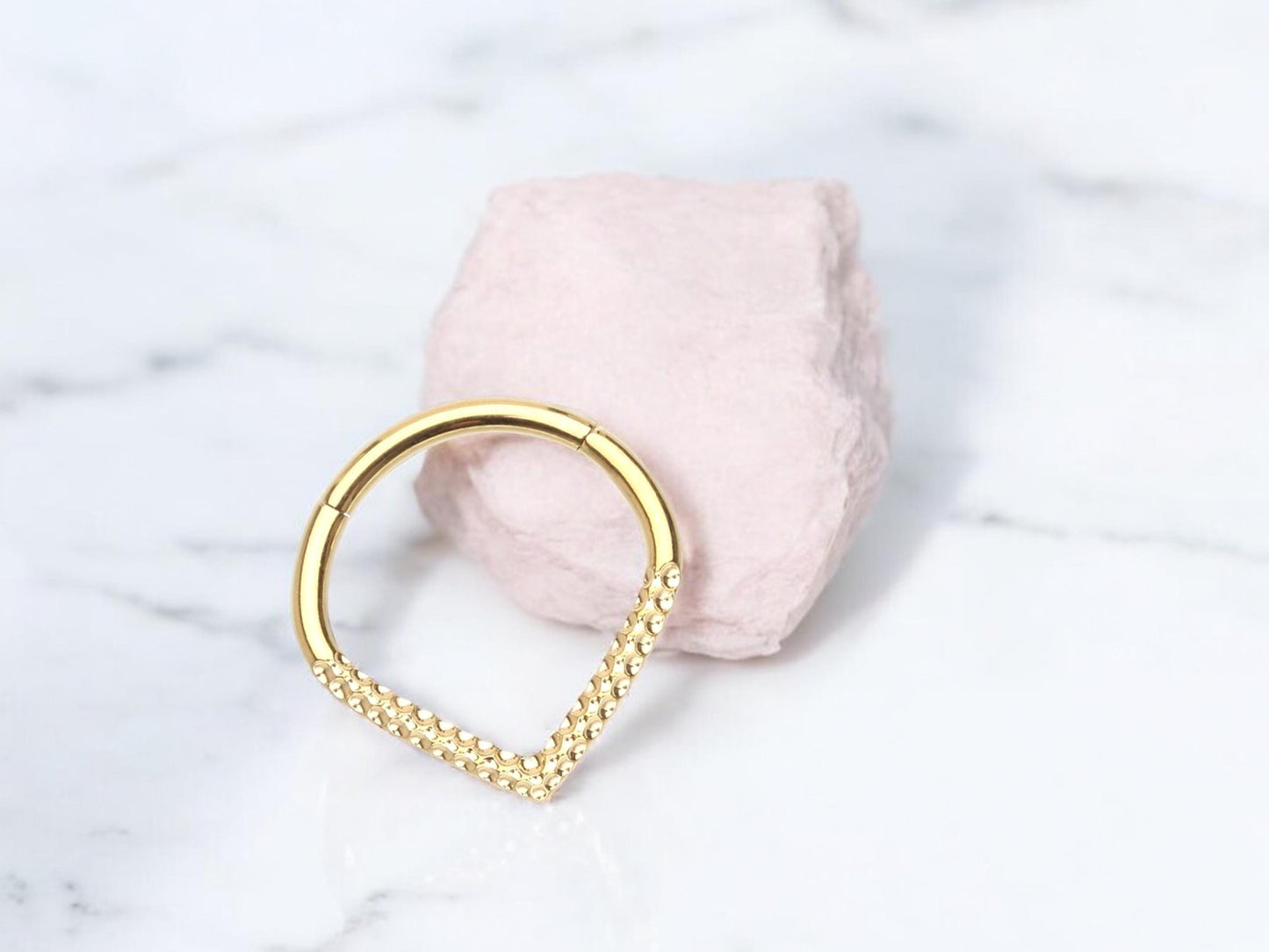 16g Gold Septum Clicker Ring. V shaped Chevron clicker hoop ring. 8mm Septum Hoop Jewelry. Nose Piercing Jewelry
