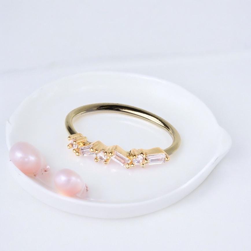 20g Pink Baguette Nose Ring Hoop.  Zig Zag Decor Bendable Nose Ring. Nose Piercing jewelry.