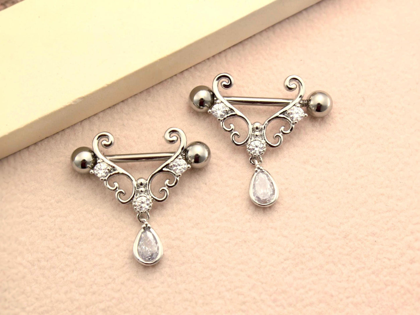 14g Nipple Barbell Piercing , Dangling Teardrop Heart Nipple Ring, Filigree Nipple Piercing, Minimalist Body Jewelry