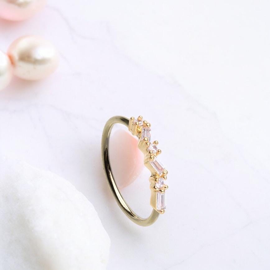 20g Pink Baguette Nose Ring Hoop.  Zig Zag Decor Bendable Nose Ring. Nose Piercing jewelry.