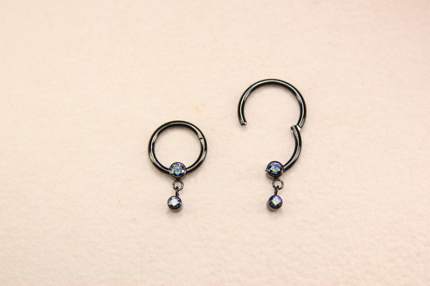 16g Black Titanium Septum Piercing Clicker Hoop Ring, Dangle Sparkle Gem Decor Septum Ring Hoop, Titanium Septum Jewelry, Nose Jewelry