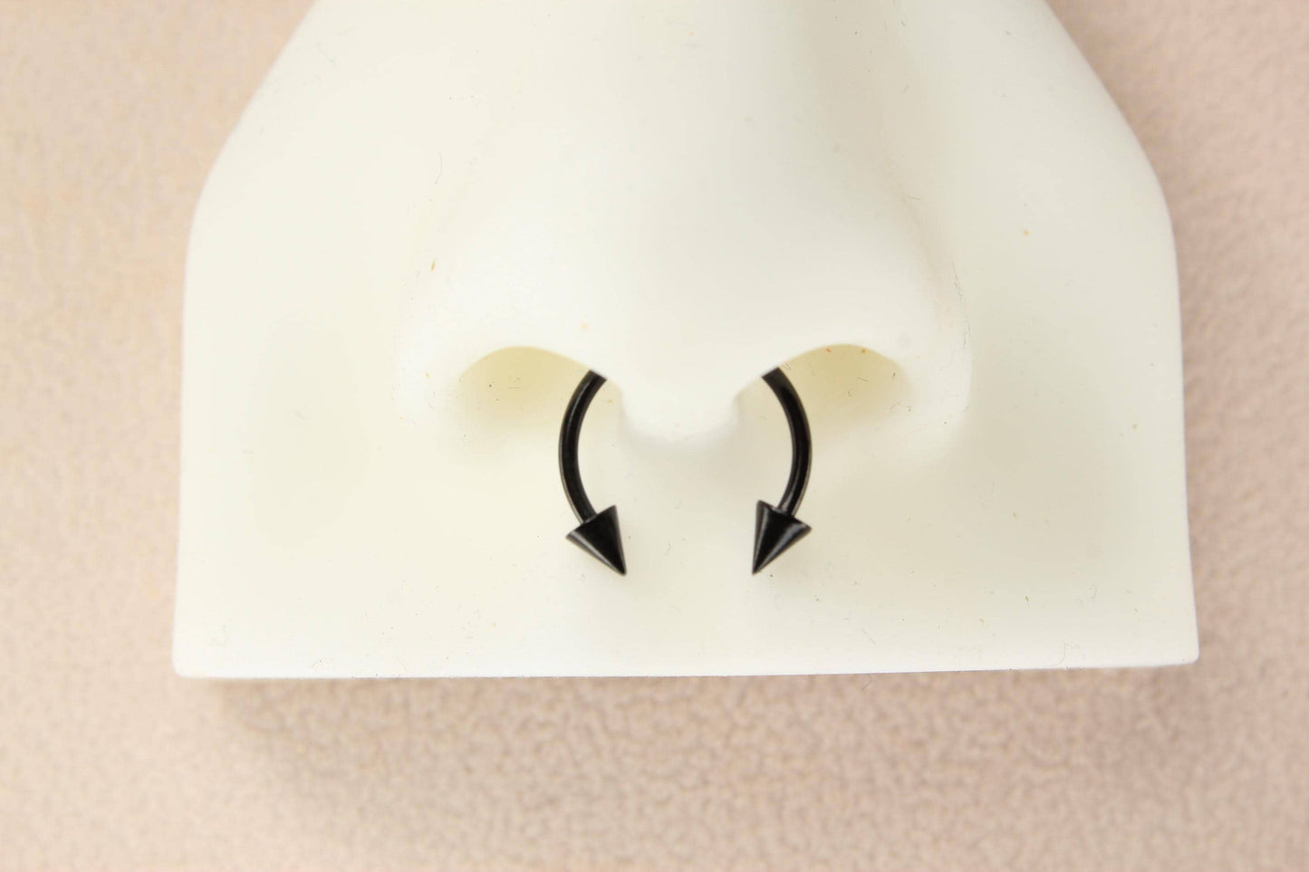 16g Spike End Horseshoe Septum Ring, Edgy Cone Septum Nose Piercing Body Jewelry, Minimalist Daith Cartilage Piercing