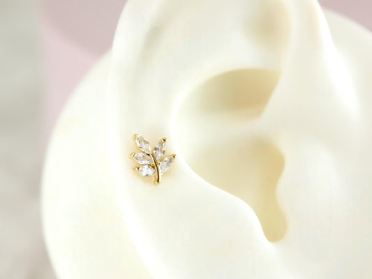 18G Titanium Push-In Monroe Labret – Threadless Flat Back Floral Stud for Cartilage, Conch & Tragus Piercing