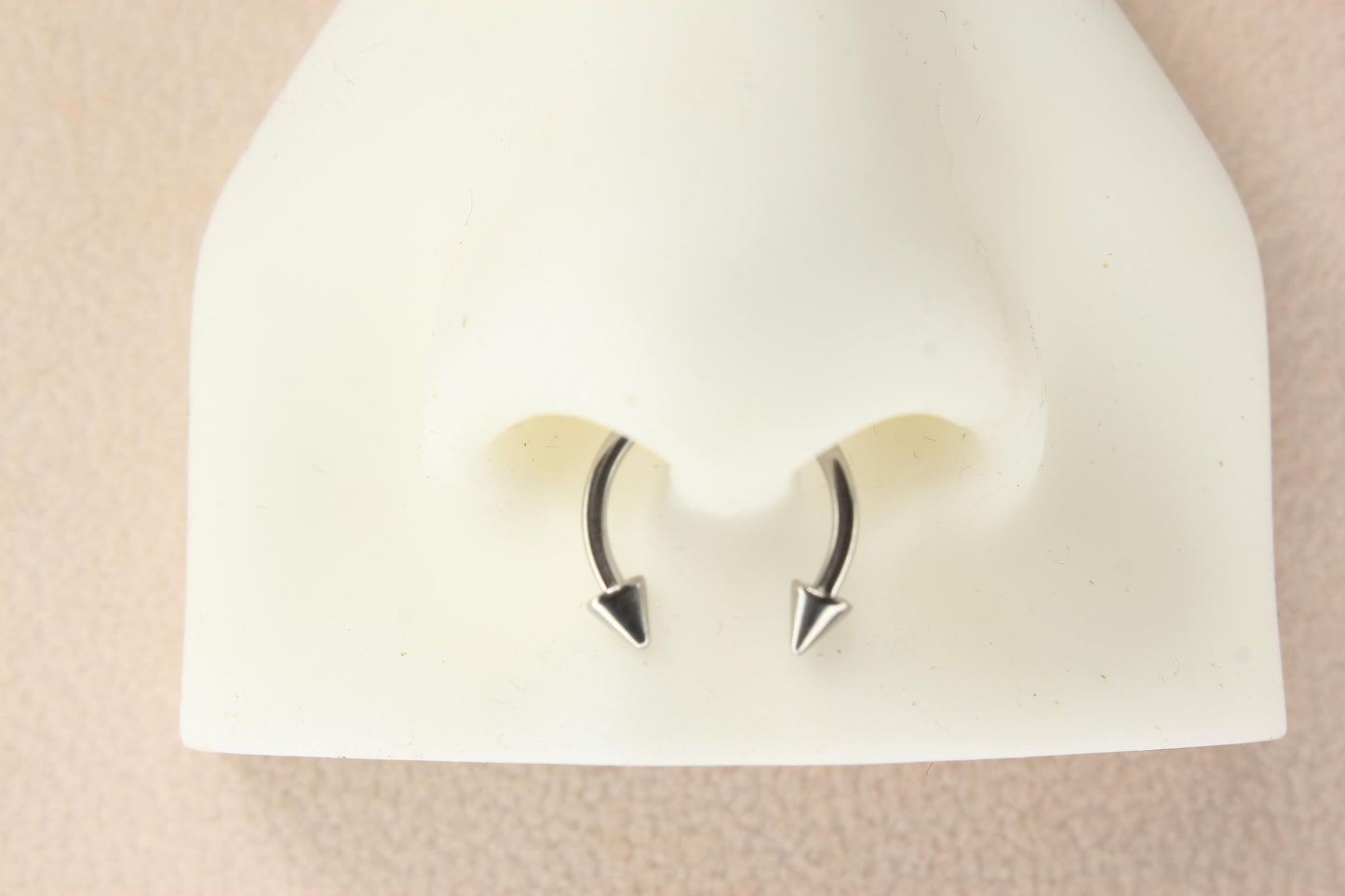 16g Spike End Horseshoe Septum Ring, Edgy Cone Septum Nose Piercing Body Jewelry, Minimalist Daith Cartilage Piercing