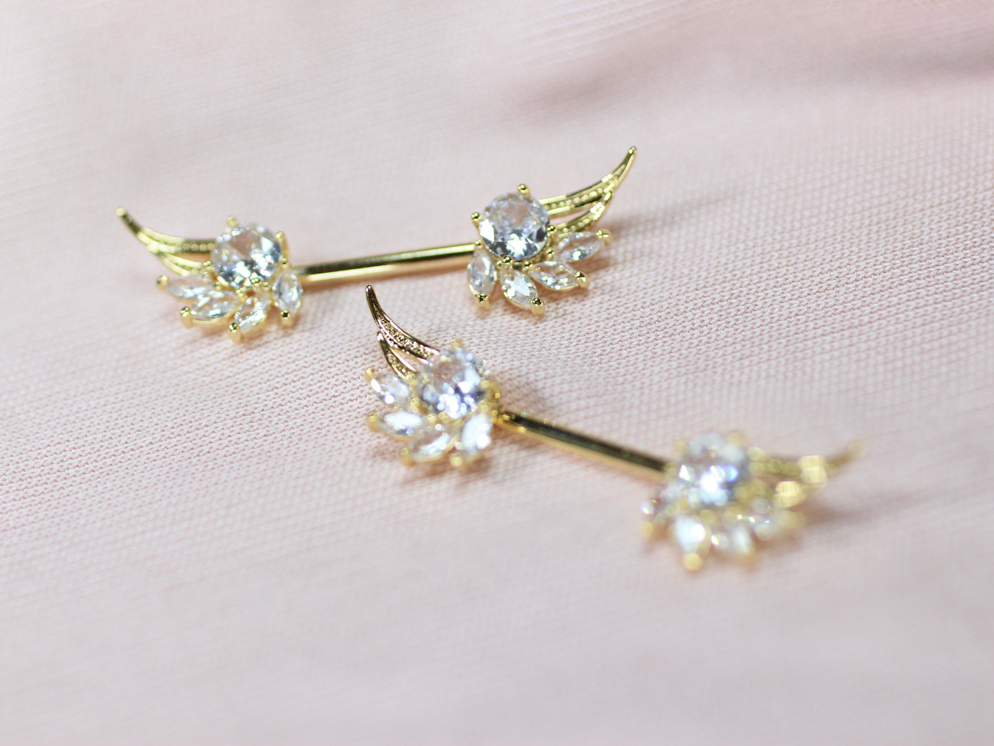 14g Gold Delicate Angel Wing Nipple Barbell Piercing.