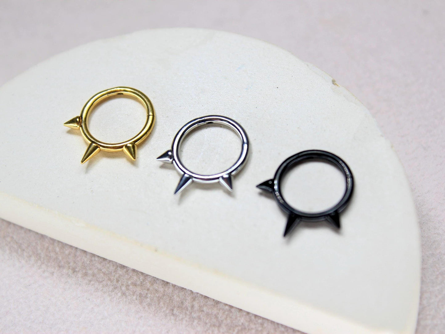 16g Spike Septum Clicker Ring, Gold Septum Segment Hoop Ring, Edgy Helix, Tragus Piercing, Minimalist Body Jewelry