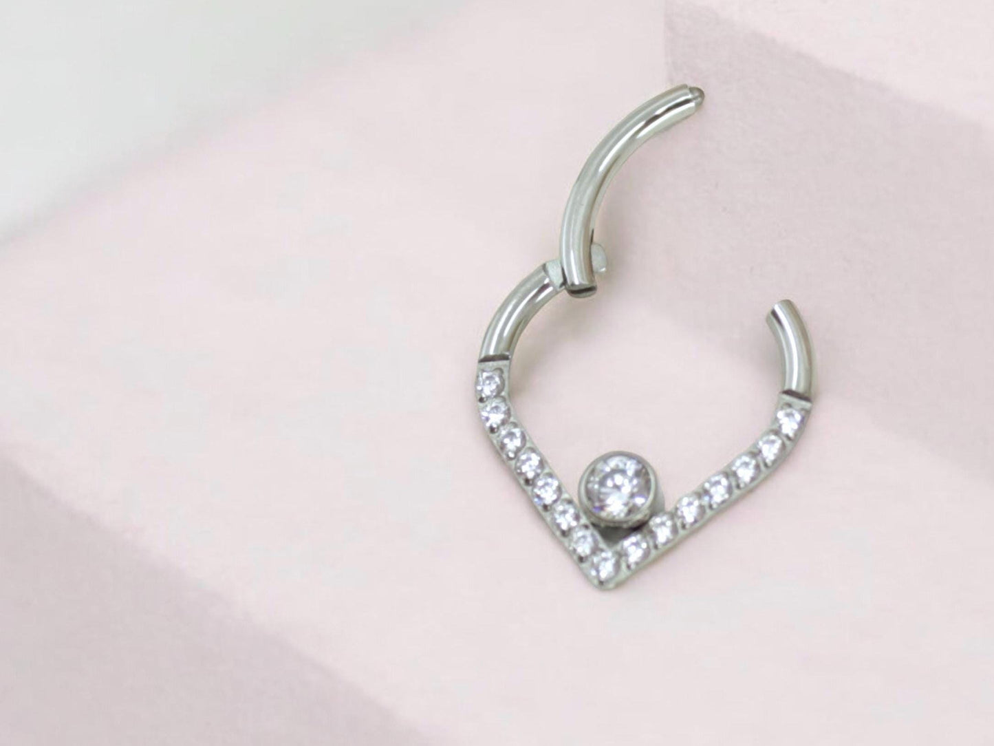 16g Titanium Septum Clicker Hoop, V shape Dainty Chevron Hinged Hoop Ring, 16g 8mm 10mm Septum Piercing Nose Piercing Jewelry