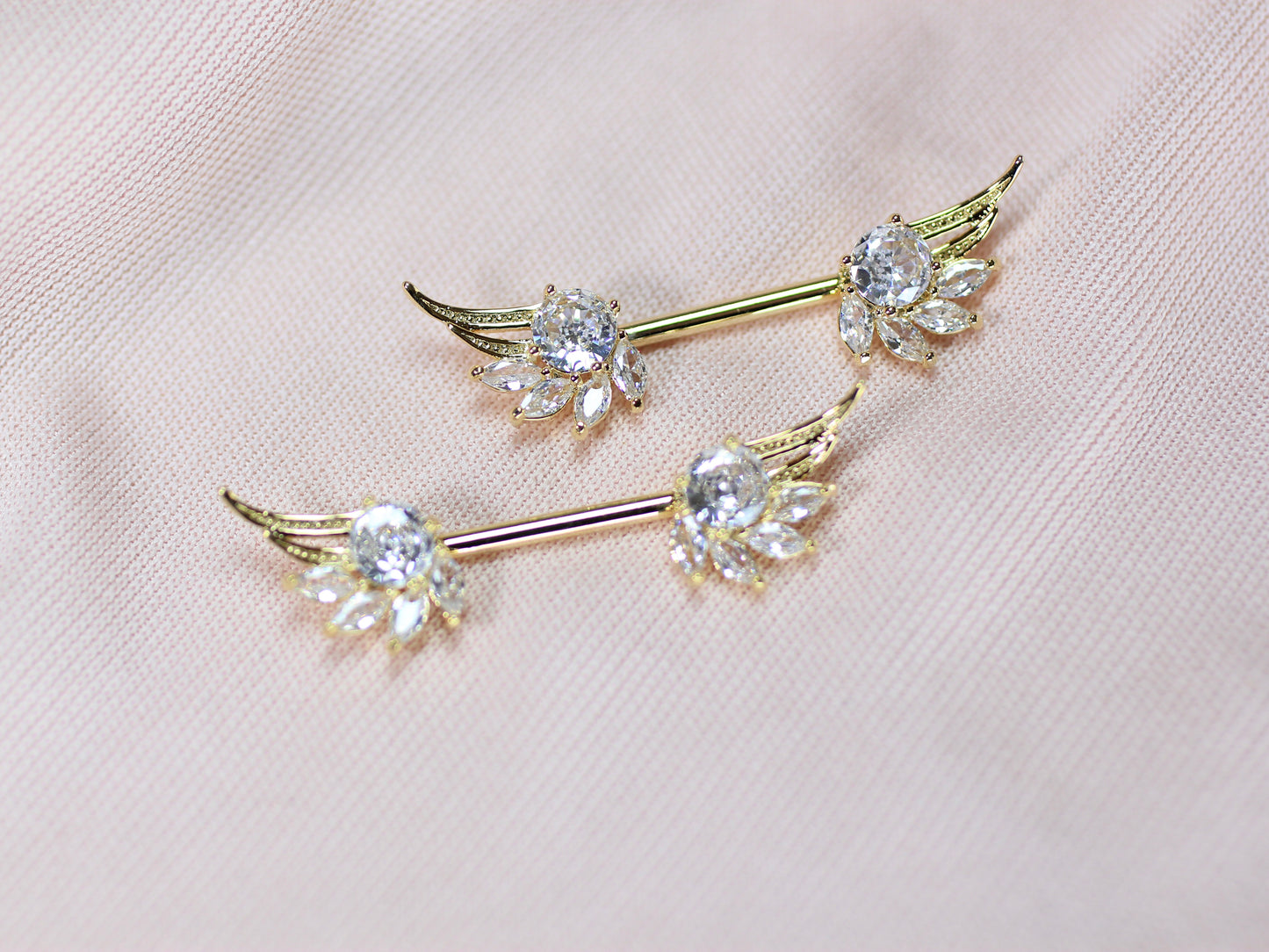 14g Gold Delicate Angel Wing Nipple Barbell Piercing.