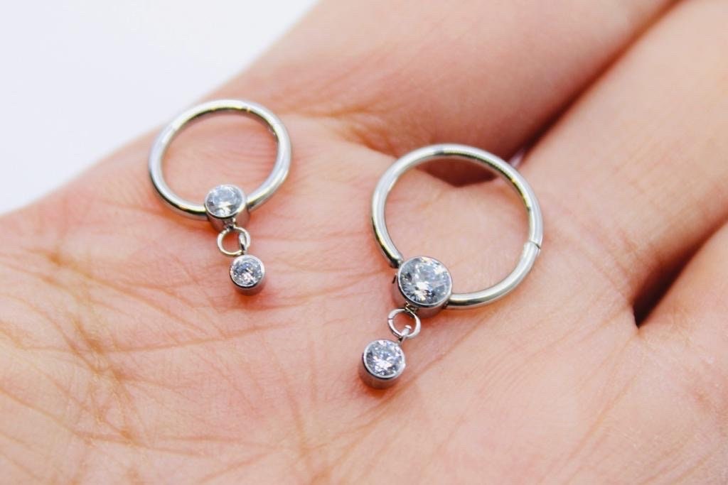 16g Implant Grade Titanium Septum Piercing Clicker Hoop Ring, Dangle Sparkle Gem Decor Septum Ring Hoop, Titanium Septum Jewelry, Nose Jewel