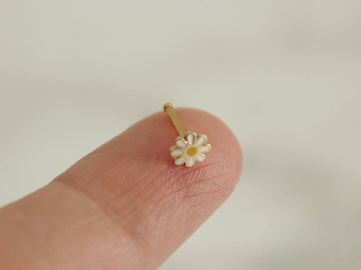 20g Daisy Flower Nose Stud, Floral Decor Nose Bone Stud Jewelry, Ball End Nose Piercing Stud, Thin Nose Stud  hypoallergenic Jewelry