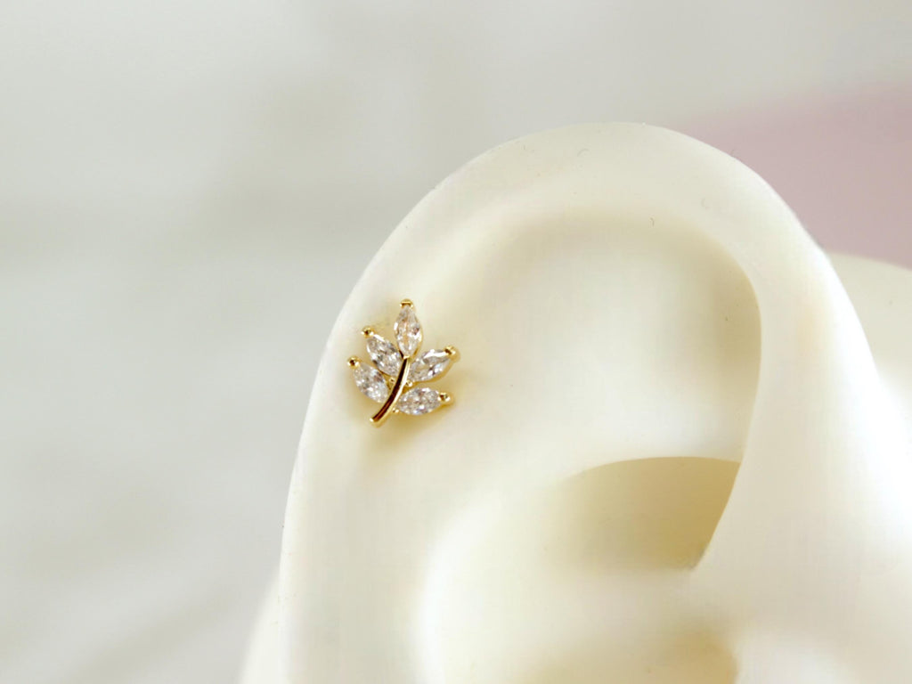 18G Titanium Push In Monroe Labret, Threadless Flat Back Floral Stud Cartilage Piercing, Conch Piercing, Tragus Stud, Flat Back Stud Earring