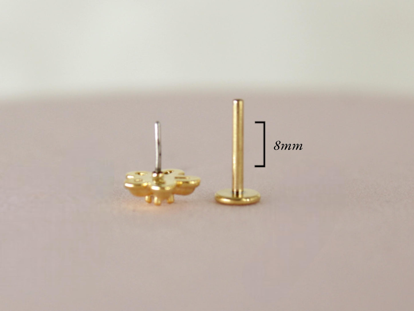Gold Titanium Threadless Push-In Labret with  CZ Crystal Flower Top, 18g Body Jewelry for Lip, Nose, Cartilage, Tragus Piercing  Jewelry