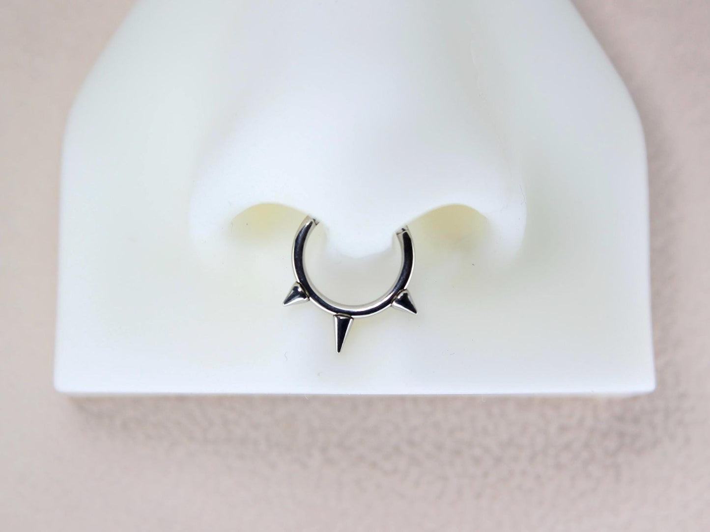 16g Spike Septum Clicker Ring, Gold Septum Segment Hoop Ring, Edgy Helix, Tragus Piercing, Minimalist Body Jewelry