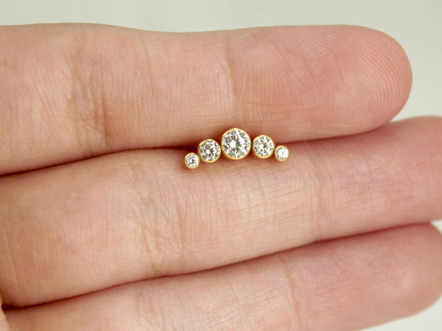 18G Titanium Push In Labret Piercing, Threadless Gold Flat Back Earring, 8mm Cartilage Piercing, Conch Piercing, Ear Piercing Jewelry