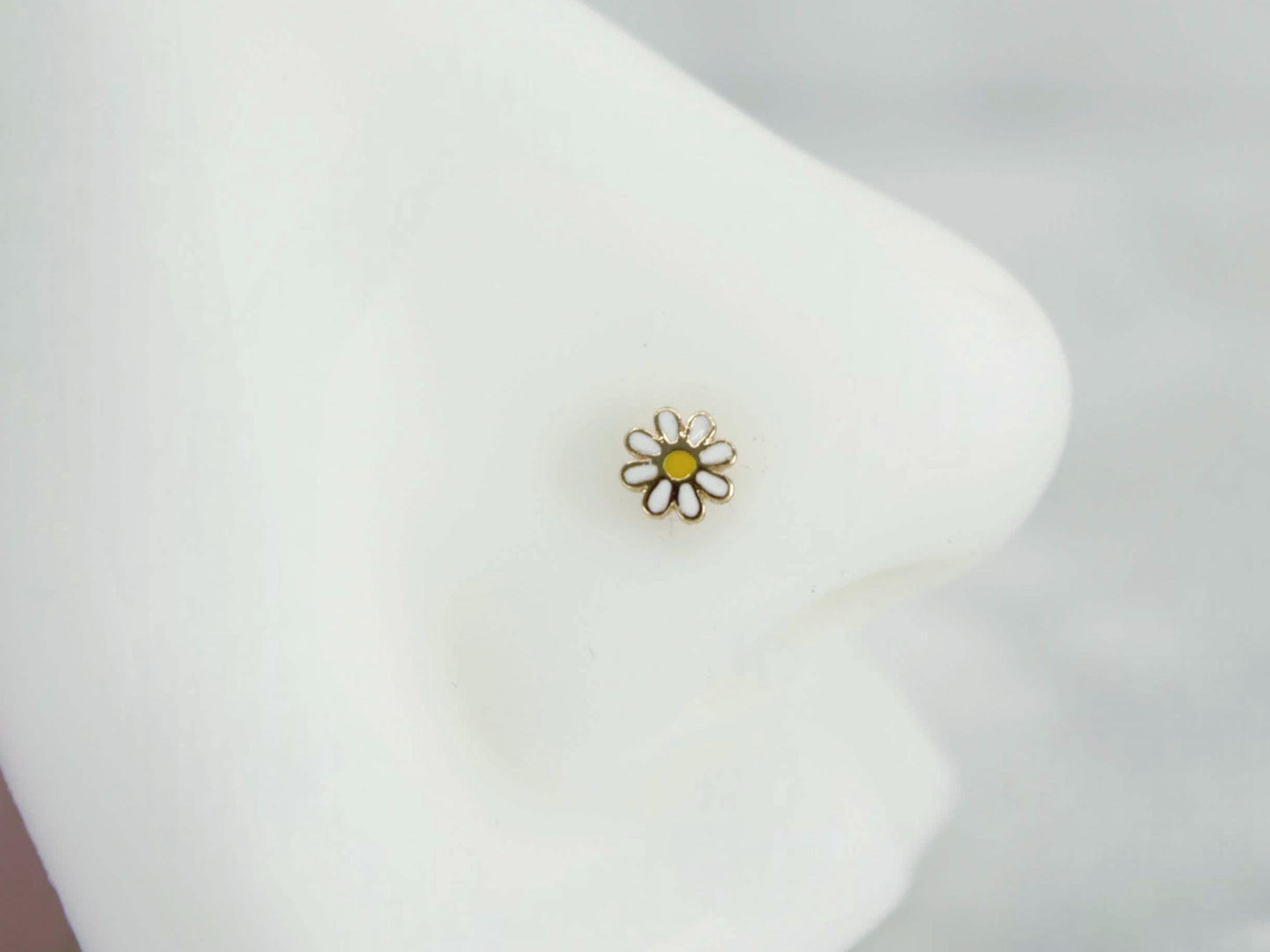 20g Daisy Flower Nose Stud, Floral Decor Nose Bone Stud Jewelry, Ball End Nose Piercing Stud, Thin Nose Stud  hypoallergenic Jewelry