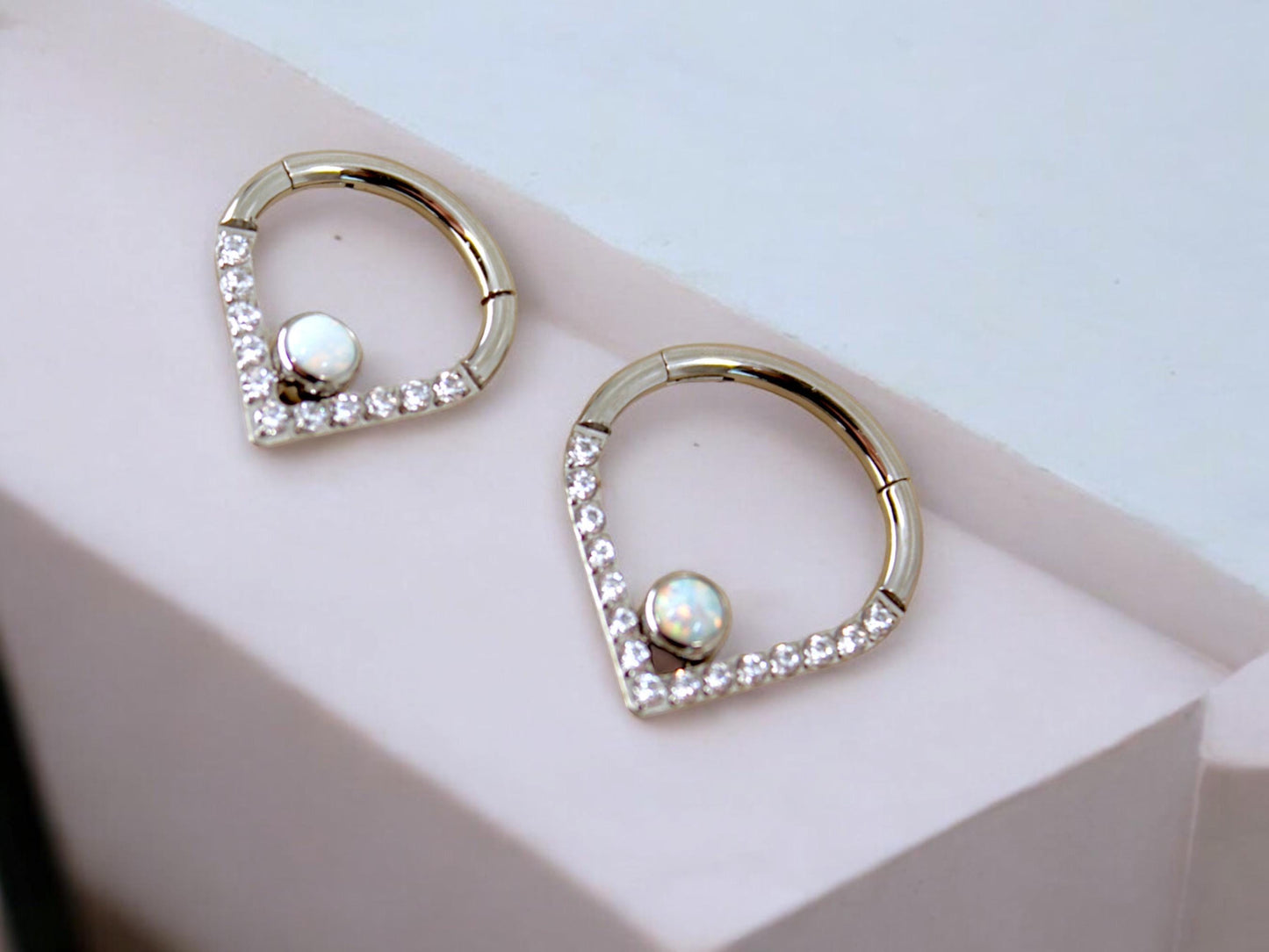16g Titanium Septum Clicker Hoop, V shape Opal Gem Chevron Hinged Hoop Ring, 16g 8mm 10mm Septum Piercing Nose Piercing Jewelry