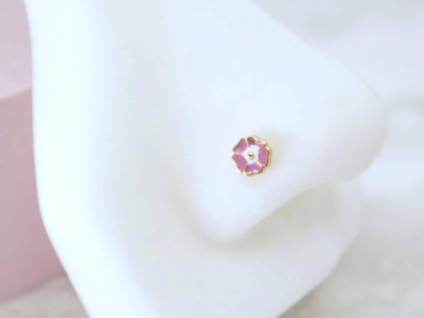 Floral Nose Stud, Dainty Pink Flower Decor Top Nose Piercing Stud, Nose Bone Stud, 20g Thin Nose Ring, Ball End Nose Piercing Jewelry.